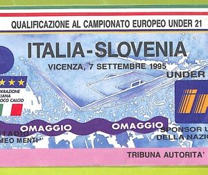 C2821- Vecchio BIGLIETTO PARTITA CALCIO 1995 ITALIA VS SLOVENIA