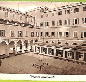aa9327- CARTOLINA D'EPOCA  GENOVA Città : Cortile principale