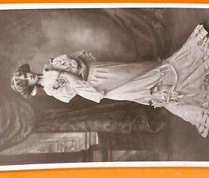 AA8419- VINTAGE POSTCARD - CINEMA ACTRESS: GABRIELLE RAY