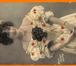 AA8547- VINTAGE POSTCARD - CINEMA ACTRESS: MADGE LESSING