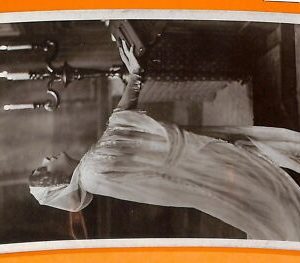 AA8487- VINTAGE POSTCARD - CINEMA ACTRESS: JULIA NEILSON