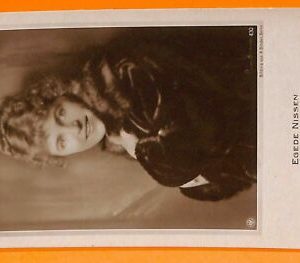 AA8379- VINTAGE POSTCARD - CINEMA ACTRESS: EGEDE NISSEN