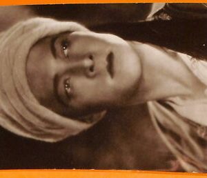 AA8629 – VINTAGE POSTKARTE – KINOSCHAUSPIELER: RODOLPH VALENTINO