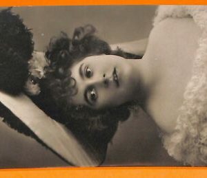 AA8641 – VINTAGE POSTKARTE – KINOSCHAUSPIELERIN: RETA WALTER
