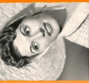 AA8399- VINTAGE POSTCARD - CINEMA ACTRESS: FRANCE PARISI