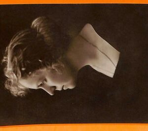 AA8422- VINTAGE POSTKARTE – KINOSCHAUSPIELERIN: GRETA ALMROTH