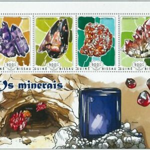 M1120 -  GUINEA BISSAU -  Stamp Sheet  -   MINERALS Amethist Quartz   2014