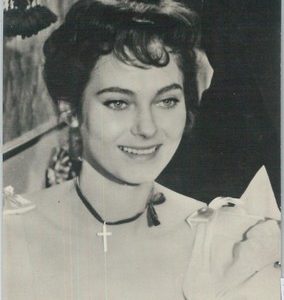 78919 VINTAGE POSTCARD - CINEMA: Marta Toren