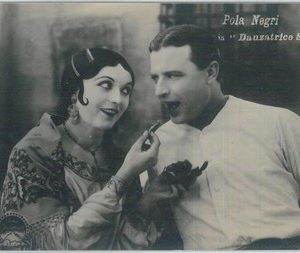 81835  - VINTAGE POSTCARD -  Silent CINEMA Actress :   POLA  NEGRI