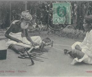 80397 -   CEYLON  - VINTAGE POSTCARD   -  Ethnic:  IVORY TURNING  1910