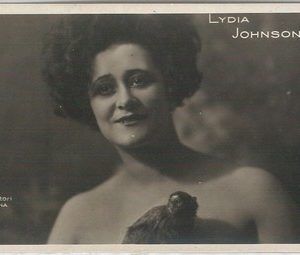 62128 - VINTAGE POSTCARD - CINEMA, Lydia Johnson