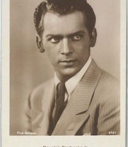 62023 - VINTAGE POSTCARD - CINEMA, Douglas Fairbanks Jr.