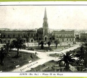 af0680 - ARGENTINA - Vintage Postcard - Junin - Plaza 25 de Mayo