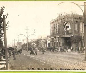 af0712 - ARGENTINA - Vintage Postcard - Mendoza - Calle San Martin