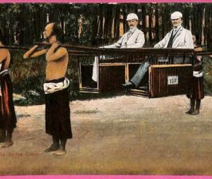 af8819 - HONG KONG -  VINTAGE POSTCARD - Traveeling in Sedan Chair