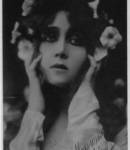 ad8911 -  VINTAGE POSTCARD - Silent CINEMA Muto  - Helena Makowska POLAND