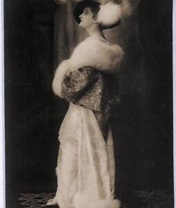 ad8826 -  VINTAGE POSTCARD - CINEMA - Fern Andra