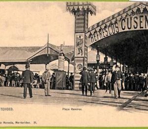 af2587 - URUGUAY - VINTAGE POSTCARD - MONTEVIDEO