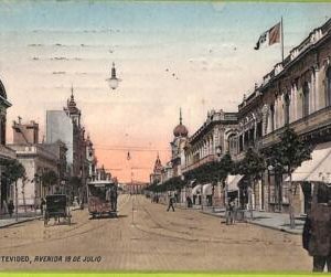 af2595 - URUGUAY - VINTAGE POSTCARD - MONTEVIDEO - Avenida 18 de Julio