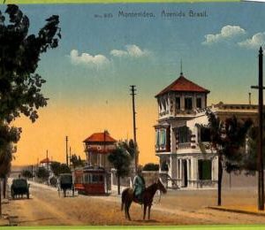 af2699  - URUGUAY - VINTAGE POSTCARD - MONTEVIDEO - Avenida Brazil
