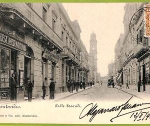 af2664  - URUGUAY - VINTAGE POSTCARD - MONTEVIDEO - Calle Sarandi - 1903