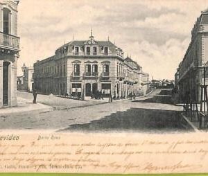 af2669  - URUGUAY - VINTAGE POSTCARD - MONTEVIDEO