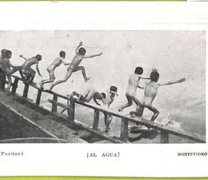 af2703  - URUGUAY - VINTAGE POSTCARD - MONTEVIDEO