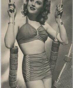 62104 - VINTAGE POSTCARD - CINEMA, Sue Randall