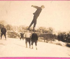 af9366 -   VINTAGE POSTCARD  Ansichtskarten - Winter Sport Skiing