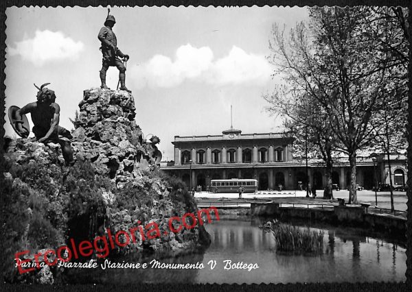 ah5329 - CARTOLINA D'EPOCA - Parma Città - Monumento V. Bottego