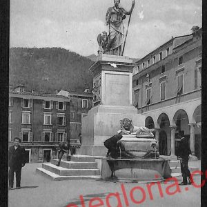 ag7820 - CARTOLINA D'EPOCA - Massa Carrara Città - Monumento a Maria Beatrice