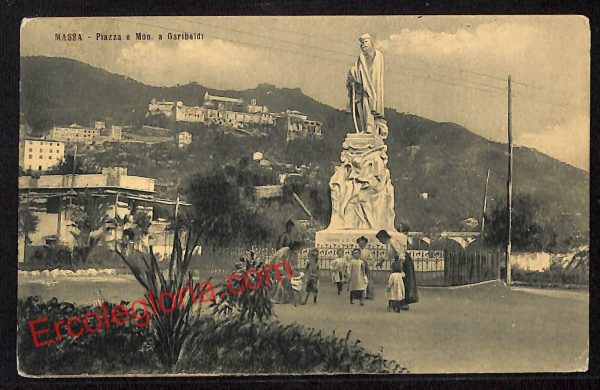 ag7881 - CARTOLINA D'EPOCA - Massa Carrara Città -Piazza e Monumento a Garibaldi