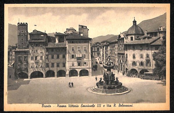 ab5395 -  CARTOLINA  D'EPOCA -  Trento Città : PIAZZA VITTORIO EMANUELE III