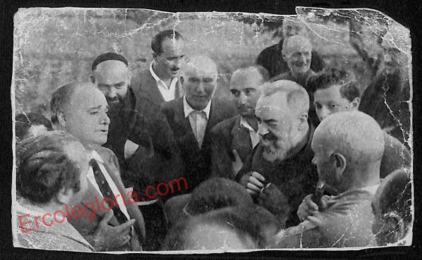 ag0159 - CARTOLINA D'EPOCA - Foggia - Beniamino Gigli canta davanti a Padre PIO