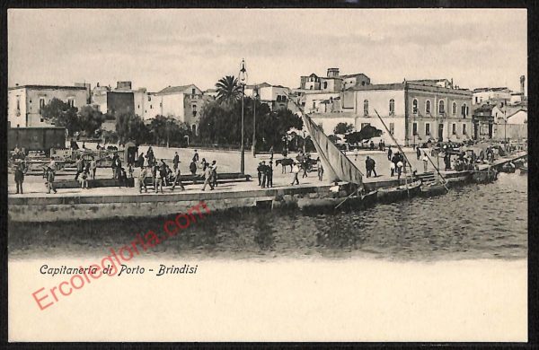 ae4486 - CARTOLINA D'EPOCA - Brindisi Città - Capitaneriao di Porto