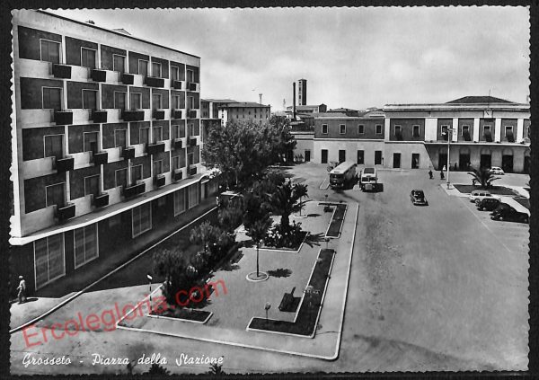 ag1957 - CARTOLINA D'EPOCA- Grosseto Città - Piazza della Stazione