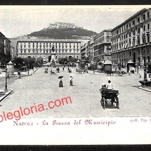 ah3146 - CARTOLINE D'EPOCA - Napoli Citta - La Piazza del Municipio