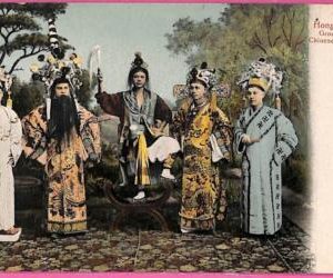31250 - HONG KONG -  VINTAGE POSTCARD - Costumes, Chinese Actors