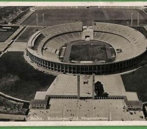 ah2737 - GERMANY VINTAGE POSTCARD Ansichtskarten -Berlin - Stadium Football 1936