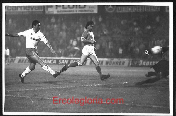F0025 - FOTOGRAFIA D' EPOCA - CALCIO - Squadra  SSC NAPOLI  8 Aprile 1987