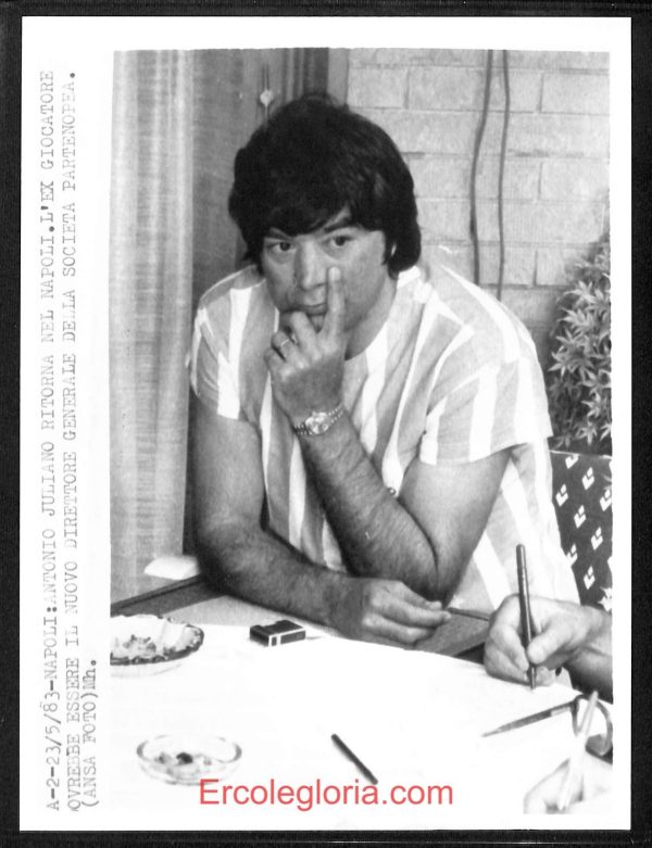 F0034 FOTOGRAFIA CALCIATORE- Squadra SSC NAPOLI - ANTONIO JULIANO 23 Luglio 1983