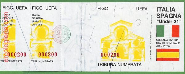 ZA2337 - Vecchio  BIGLIETTO PARTITA  CALCIO - 1985 : Italy vs Spain