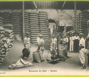 ah0137 - BRAZIL - VINTAGE POSTCARD - Santos - Coffe Warehouse