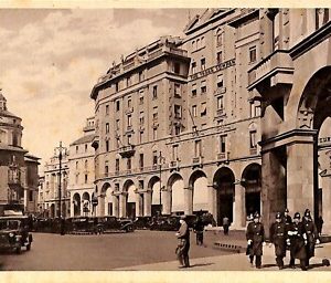ab0984 - CARTOLINA D'EPOCA - MILANO Città : Piazza Francesco Crispi