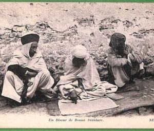 ah2406 - VINTAGE POSTCARD  -  ETHNIC   FORTUNE TELLER!